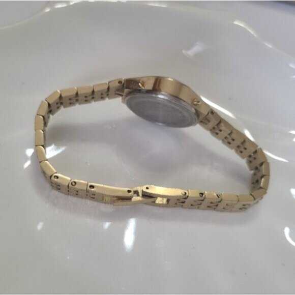 Ladies Vintage Retro Phasar Quartz Gold Tone Analog Watch Stainless Steel - Picture 7 of 13